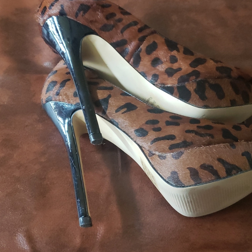 Shoes - Picture 2 of 3